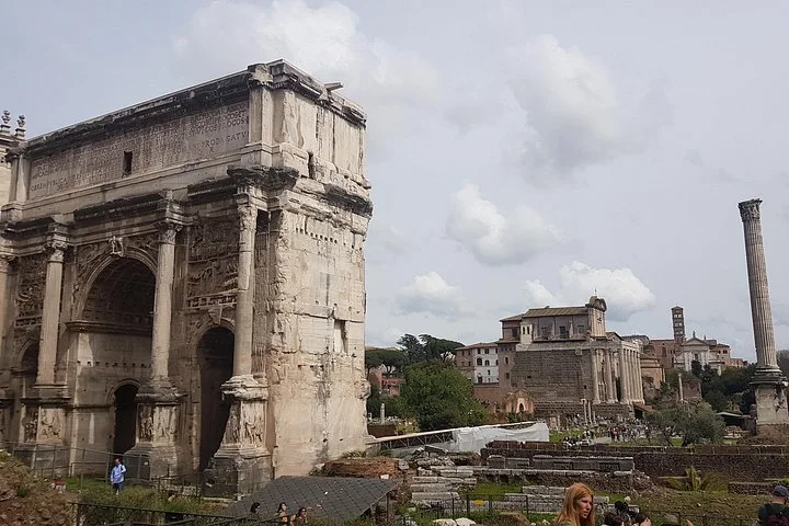 Arch of Septimius Severus and surrounding Forum ruins