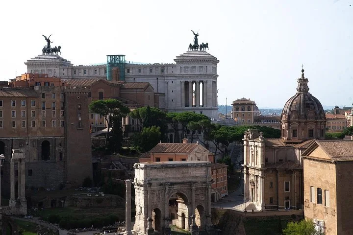 Roman Forum temples and the Capitoline skyline
