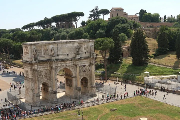 Arch of Constantine viewed from the Colosseum