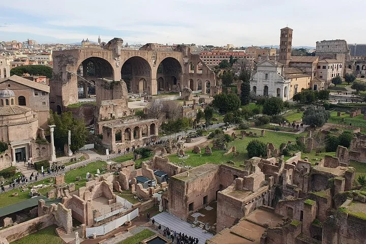 Roman Forum ruins and the Basilica of Maxentius