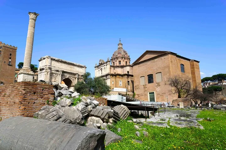 Roman Forum columns and archaeological ruins