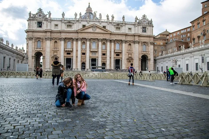 Visitors in front of Saint Peter’s Basilica